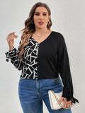 Honey Plus Size V-neck long sleeve t-shirt with geometric print